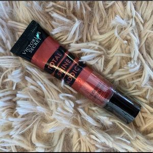 Victoria’s Secret Total Shine Addict Lip Gloss